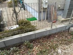 風邪や光を通し圧迫感を感じさせないメッシュフェンス工事