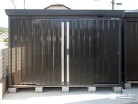 収納力のある物置と使いやすい下地舗装[施工後]