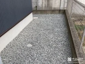 日々のお手入れを楽にする防草シートと砂利敷きをしたお庭工事