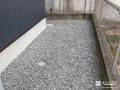 日々のお手入れを楽にする防草シートと砂利敷きをしたお庭工事