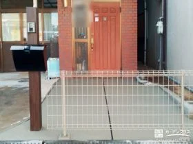 玄関前スペースをすっきり整える機能門柱と土間コンクリート工事