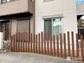 角柱を並べて目隠しをしたおしゃれなお庭のリフォーム工事