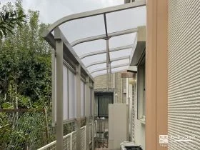 洗濯物を干しやすいテラス屋根とウッドデッキを設置した工事