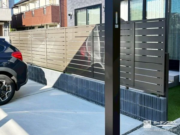 お庭を道路側からの視線から守る目隠しフェンス