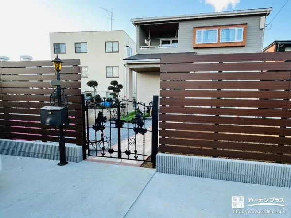 人気キャラクターを型取った可愛らしいデザインの門扉の設置工事