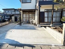 お車を停めやすいよう平らに整えた駐車スペースリフォーム工事