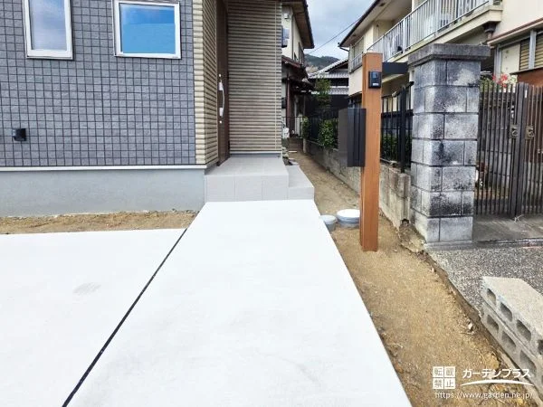 スリムな形状に多機能が集約された便利な機能門柱設置工事