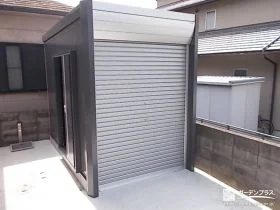 シャッター付きの安心ガレージと周辺へのコンクリート打設工事