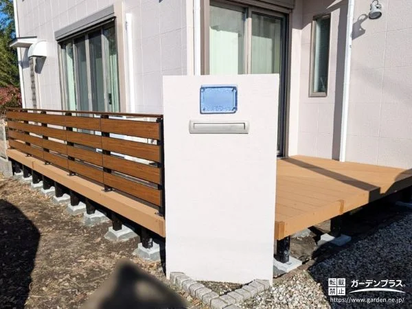 No.28630 デッキフェンス付きウッドデッキでゆったりくつろげるお庭工事[施工後]