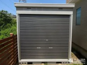 大切なバイクを守る頑丈なシャッター付きガレージ設置工事