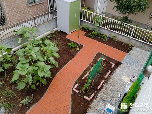 レンガの園路でお庭を歩きやすく整えたお庭リフォーム工事