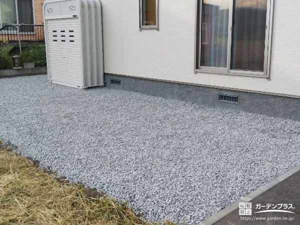 お手入れの手間をかけずに美しいお庭を保つ砂利の敷設工事