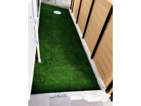 人工芝でやわらかく整えた庭まわり[施工後]