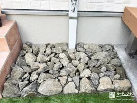 水受けは砂利で自然な仕上がりに[施工後]