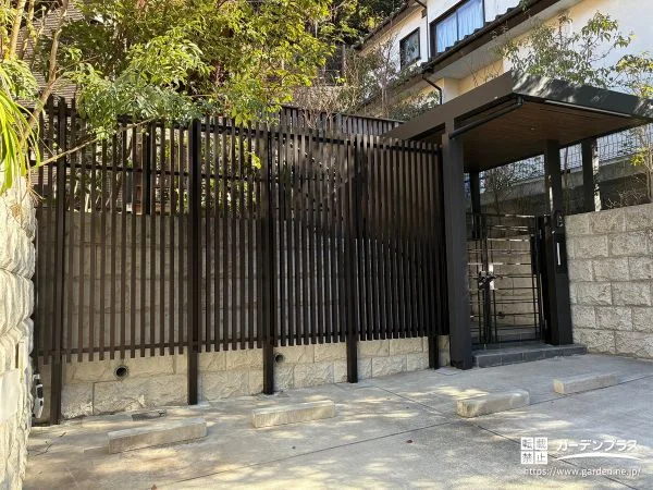 スクリーンフェンスで統一したファサード