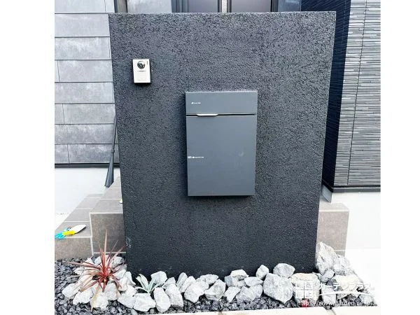 外観と調和しながら視線を遮る門まわり