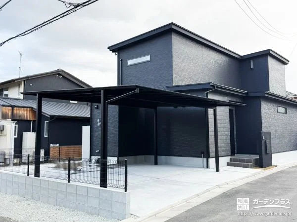 視線を遮りながら開放的に暮らすセミクローズの新築外構