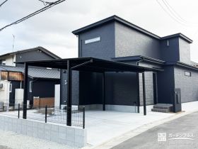 視線を遮りながら開放的に暮らすセミクローズの新築外構