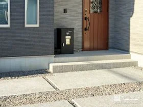 玄関ポーチの段差を見直し[施工後]