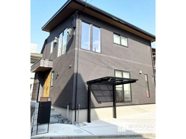 限られたスペースを活かした、すっきりモダンな新築外構