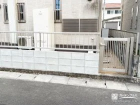 通用門扉と境界フェンスで動線を整理[施工後]