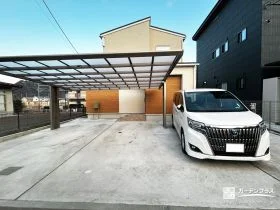 駐車スペースも庭も無駄なく使えるオープン外構