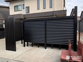 目隠しフェンスとデッキで囲ったゆったり寛げるお庭づくり工事