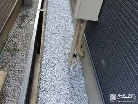 犬走りの雑草対策[施工後]