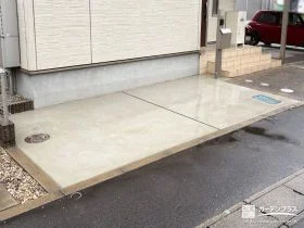 砂利敷きの前庭に土間コンクリートを打設したリフォーム工事
