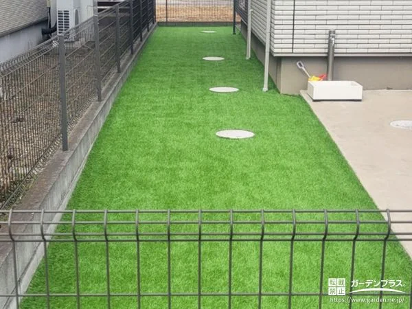 お庭の一画に人工芝を敷き鮮やかな緑をプラスしたリフォーム工事