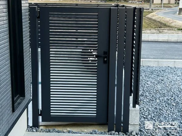 お庭内の安全を守る便利な主庭門扉