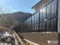 しっかりと安定感ある基礎に目隠しフェンスを取り付けた工事