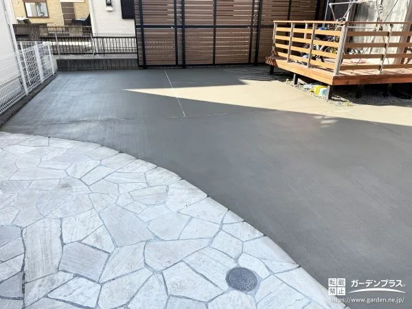 No.28743 乱形石張りとコンクリートで美しく仕上げた駐車スペース工事[施工後]