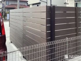 視線を遮りながら快適に過ごせる目隠しフェンスとテラス屋根工事