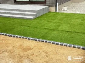 人工芝とピンコロで整える庭空間[施工後]