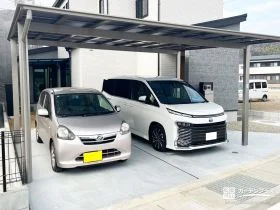 熱線を軽減する屋根材のカーポートで快適な駐車環境に[施工後]
