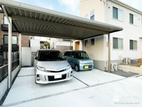 スチール折板カーポートで安心の駐車空間
