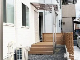 前面スクリーン付きテラス屋根で風をやわらかくカット