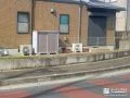 圧迫感を抑えたメッシュ状の境界フェンスで境界を区切った工事