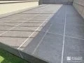 お手入れの簡単なタイル張りデッキ