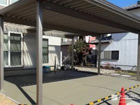広々とした駐車スペースを整えた土間コンクリート打設工事