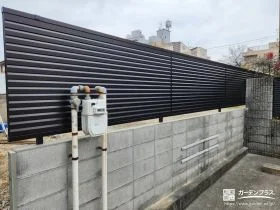 道路からの気になる視線をしっかりとカットするフェンス工事