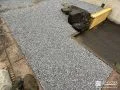 雑草を抑えすっきりとした景観に整えた砂利敷設リフォーム工事