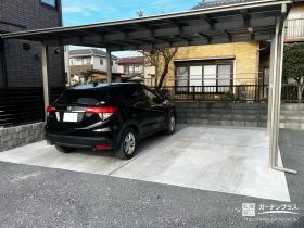 フラットに整えた駐車スペース