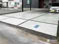 6台を駐車できる広いファサード