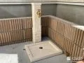 上品なアイボリーの立水栓とガーデンパン