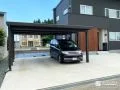 広々とした駐車スペースと緑が映えるお庭をつくった新築外構工事