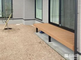 人工木製で永く綺麗にお使いいただけるウッドデッキ[施工後]