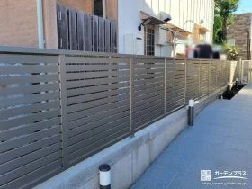 圧迫感を感じさせない目隠しフェンス[施工後]