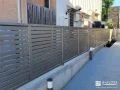 圧迫感を感じさせない目隠しフェンス